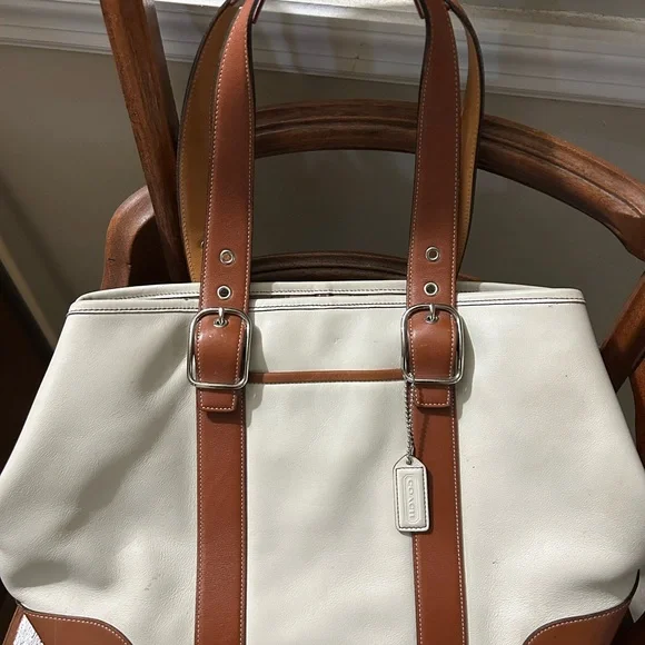 Vintage 2000's Coach Soho Shopper Cream and Brown Leather Carryall - Picture 3 of 11